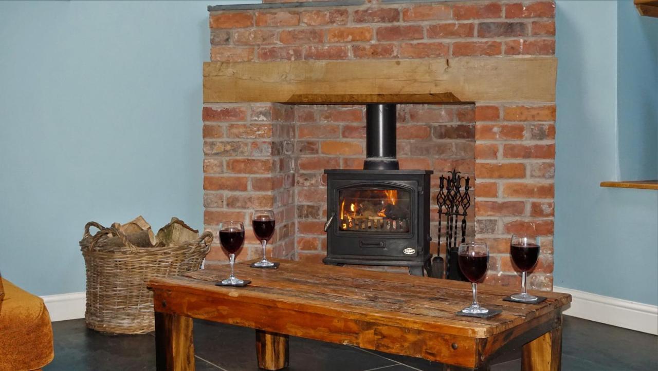 Sheep Dip Cottage - 5* Cyfie Farm, With Log Burner And Private Hot Tub Llanfyllin Exterior foto